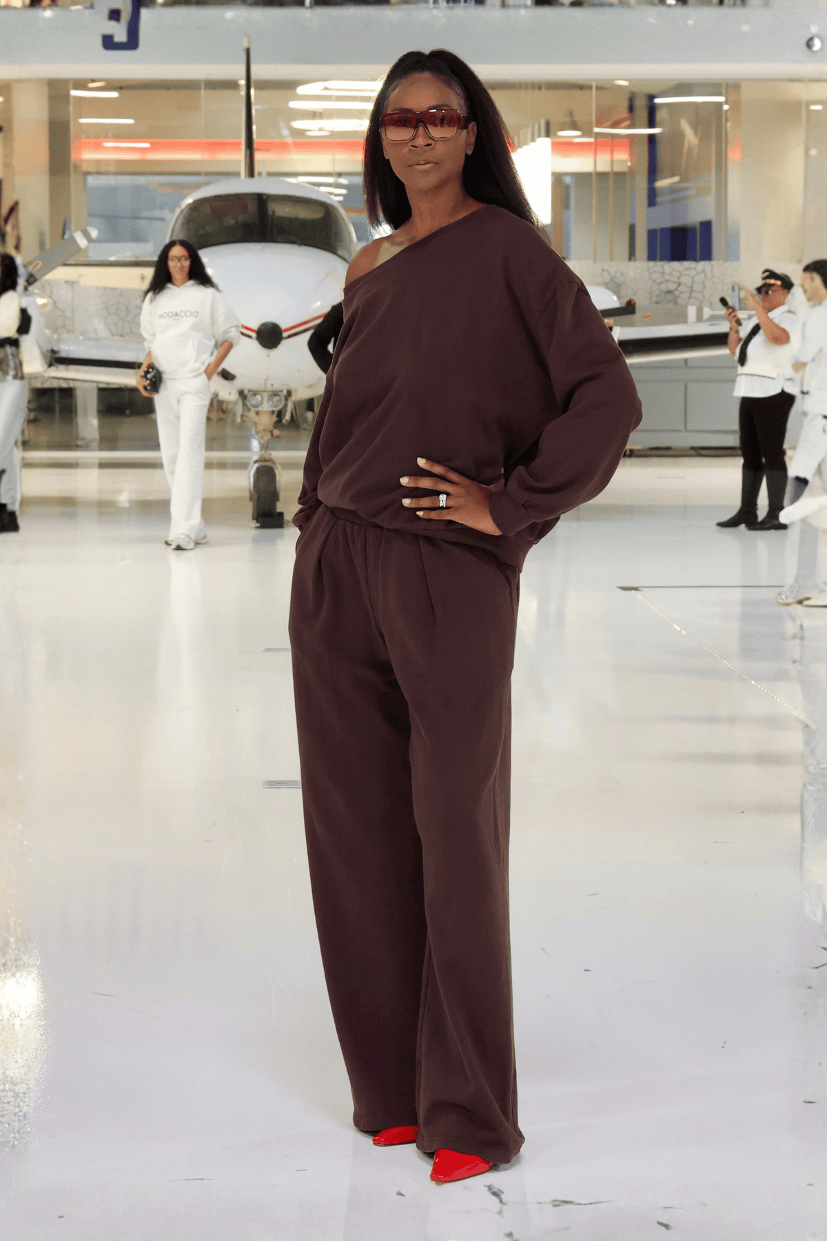 SUPER WIDE PLEATED SWEATPANT